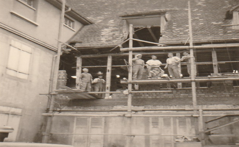 Photo historique d’ouvriers sur chantier